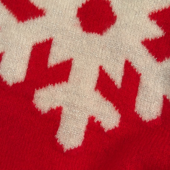 CeCe Women's Red Sweater with White Snowflake (M) - Picture 4 of 5